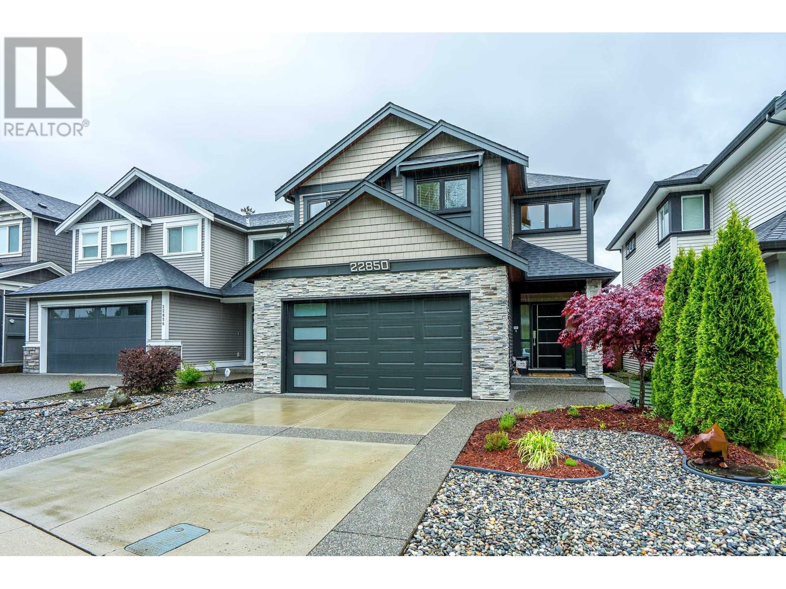 22850 Gilbert Dr, Maple Ridge, BC V4R 0G4