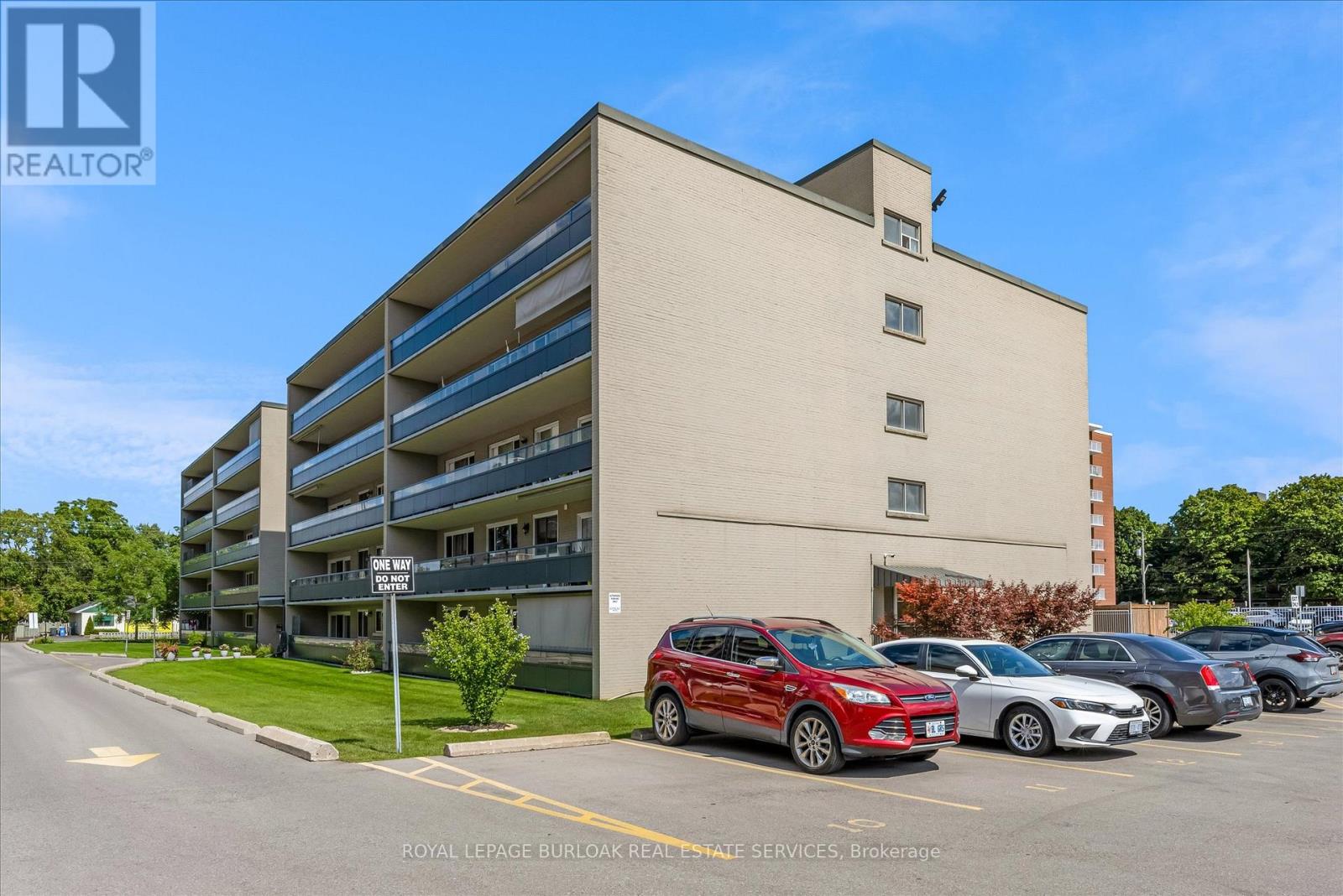 306 510 Queenston Rd, Hamilton, ON L8K 4C9