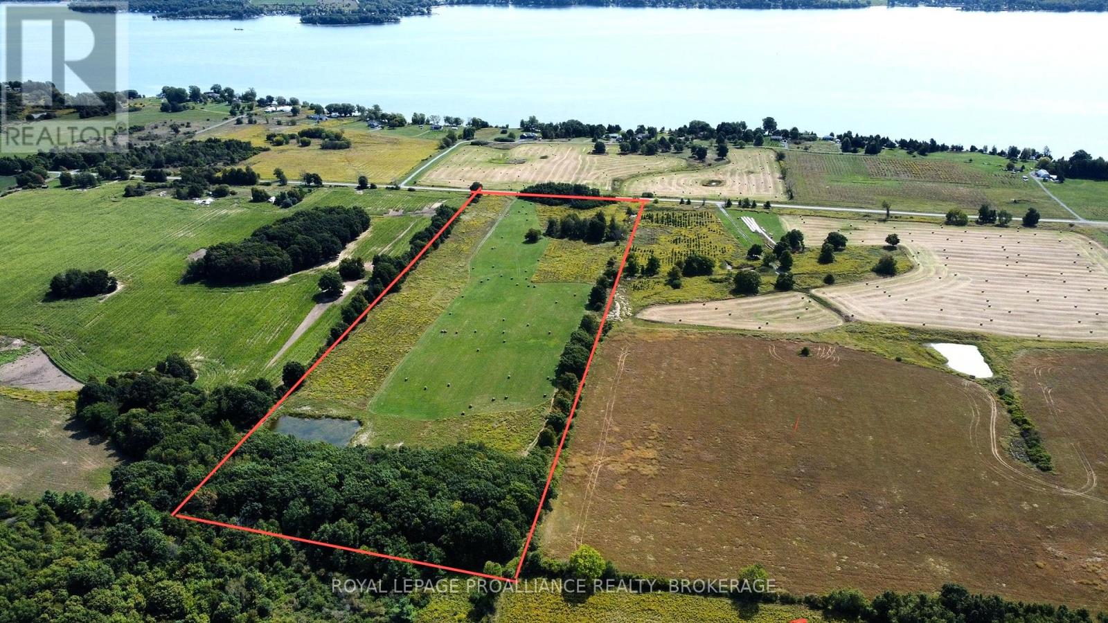 8 County Rd 96, Frontenac Islands, ON K0H 2Y0