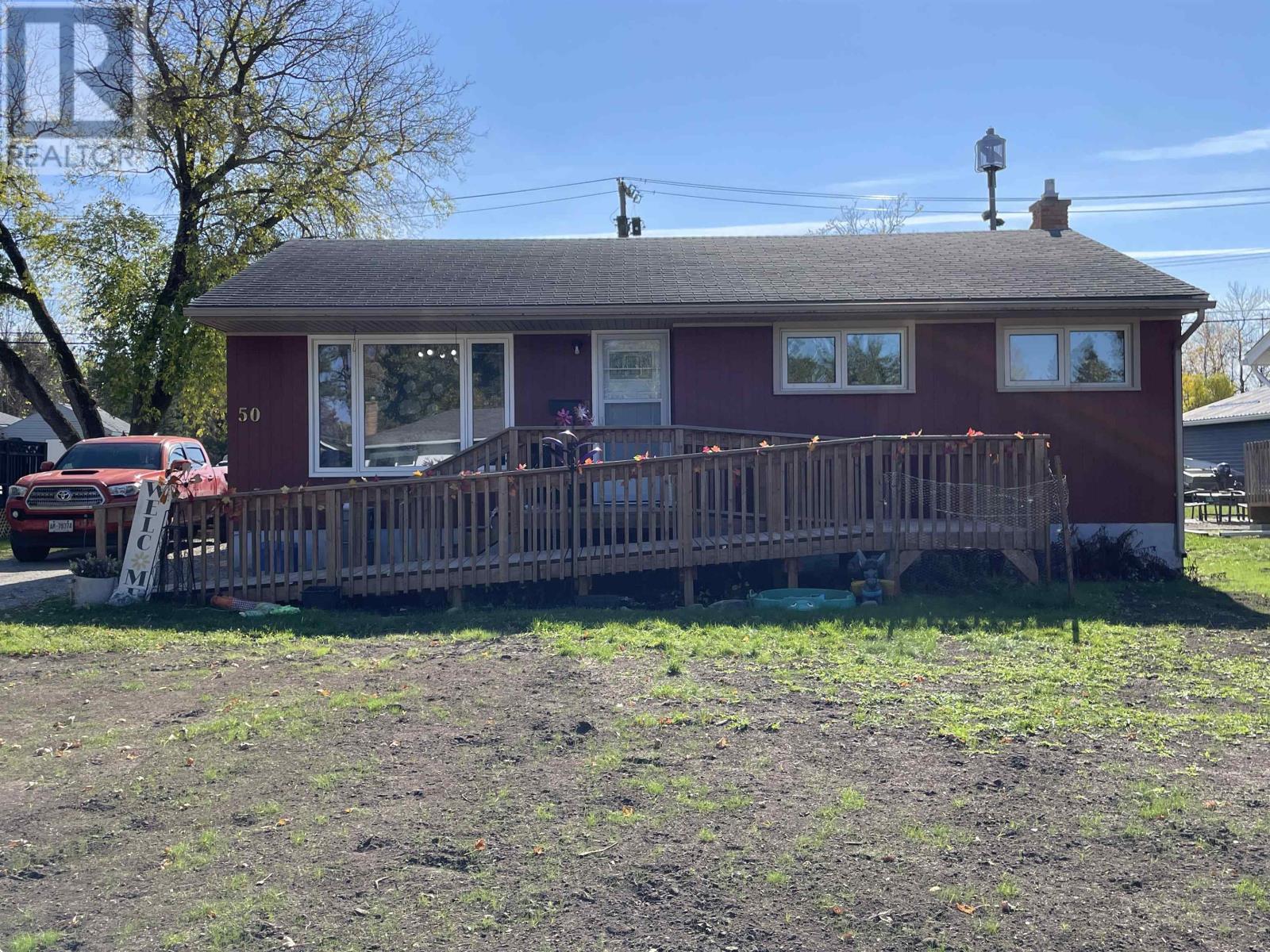 50 Dingwall Pkwy, Dryden, ON P8N 1T4