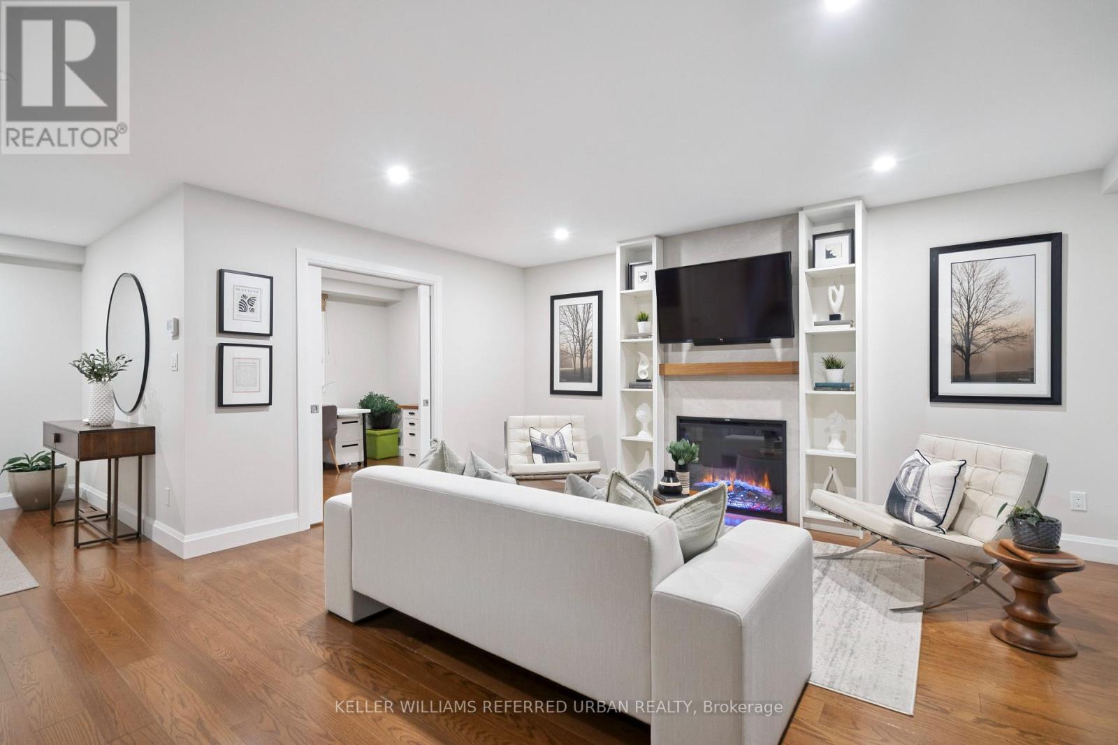 238 Slater Cres, Oakville, ON L6K 2C8