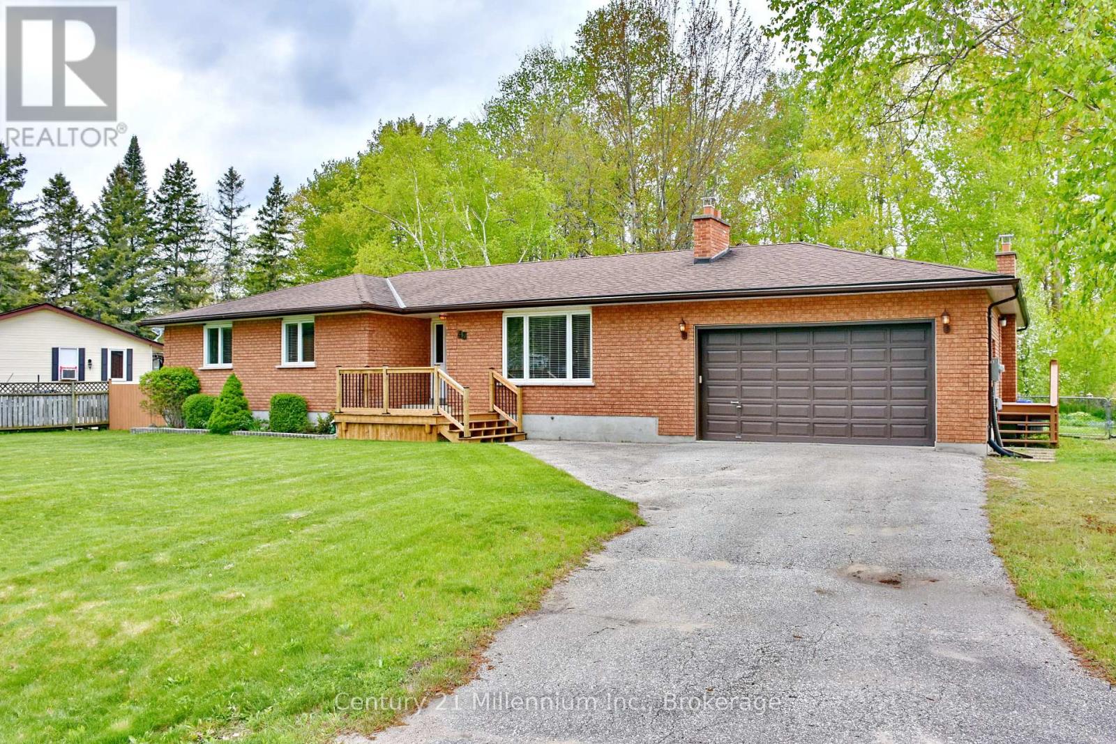 48 Indianola Cres, Wasaga Beach, ON L9Z 2W3