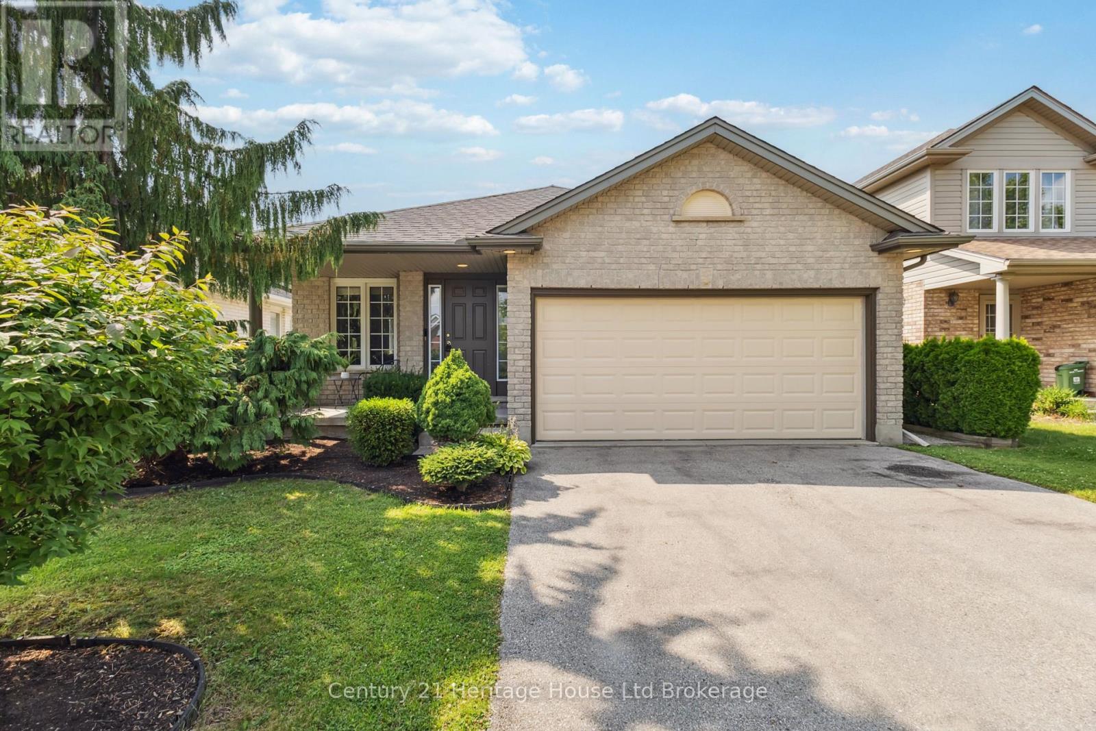 2234 Thornicroft Cres, London, ON N6P 1T6