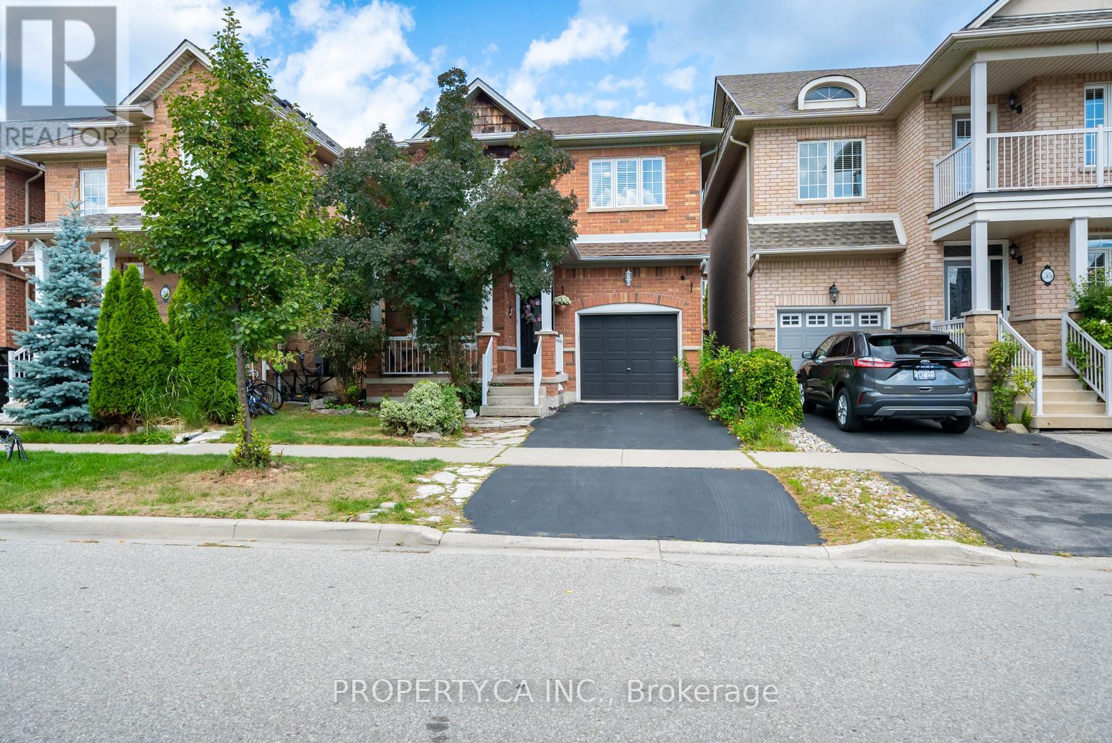 33 Panorama Way, Hamilton, ON L8E 6C6