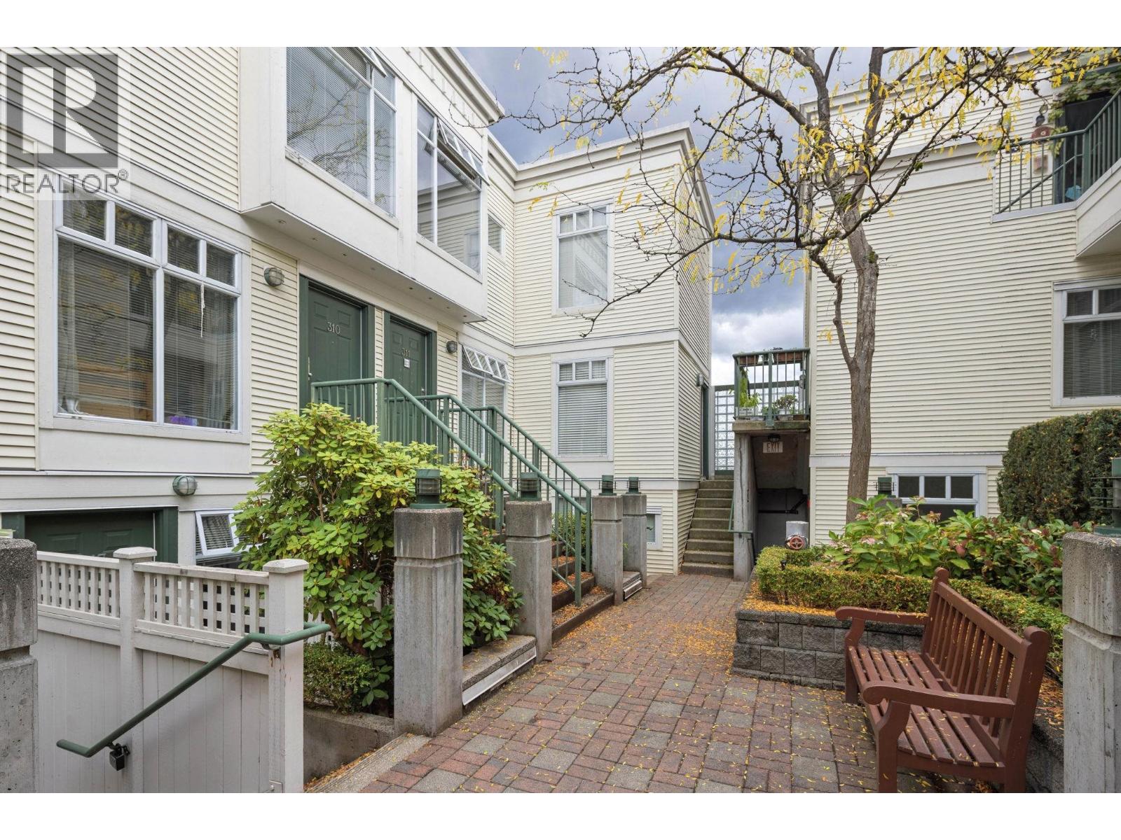 3727 W 10th Avenue Unit 311, Vancouver, BC V6R 2G5