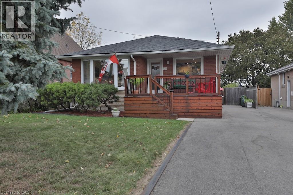9 Cheryl Ave, Hamilton, ON L8V 1Y1