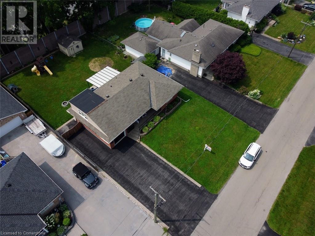26 Hatton Dr, Hamilton, ON L9G 2H6