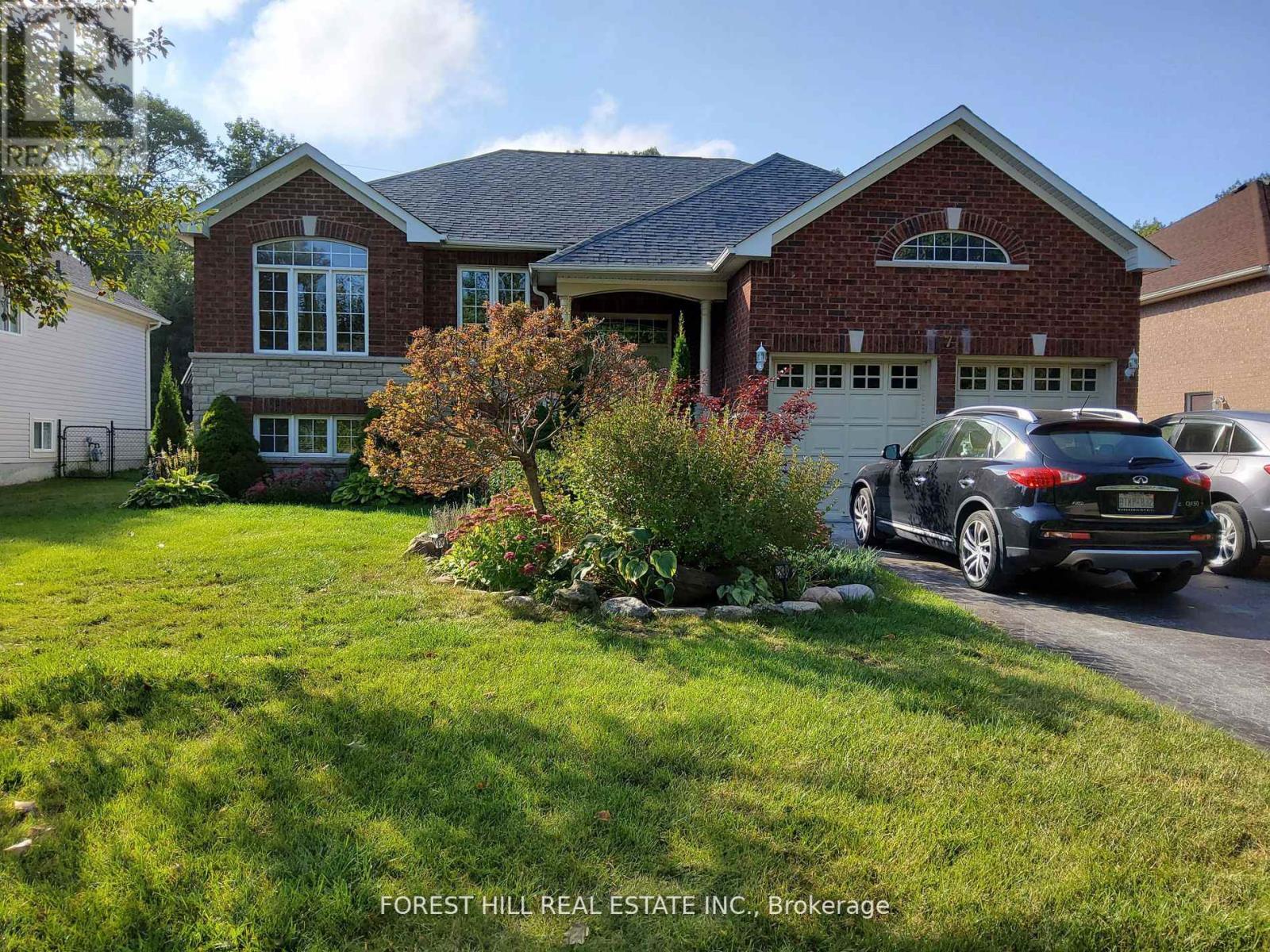 7 Tamarack Way, Wasaga Beach, ON L9Z 3B4