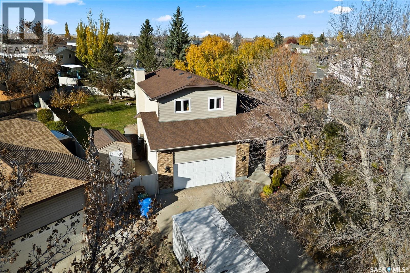 238 Hector Cres N, Regina, SK S4Y 1C6