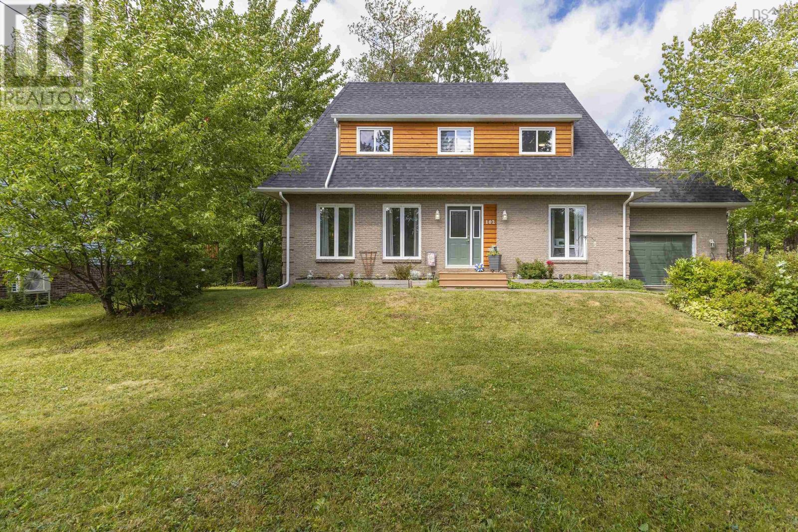 102 Juniper St, Stellarton, NS B0K 1S0