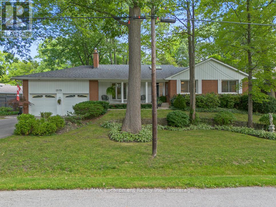 1373 Queen Victoria Ave, Mississauga, ON L5H 3H2