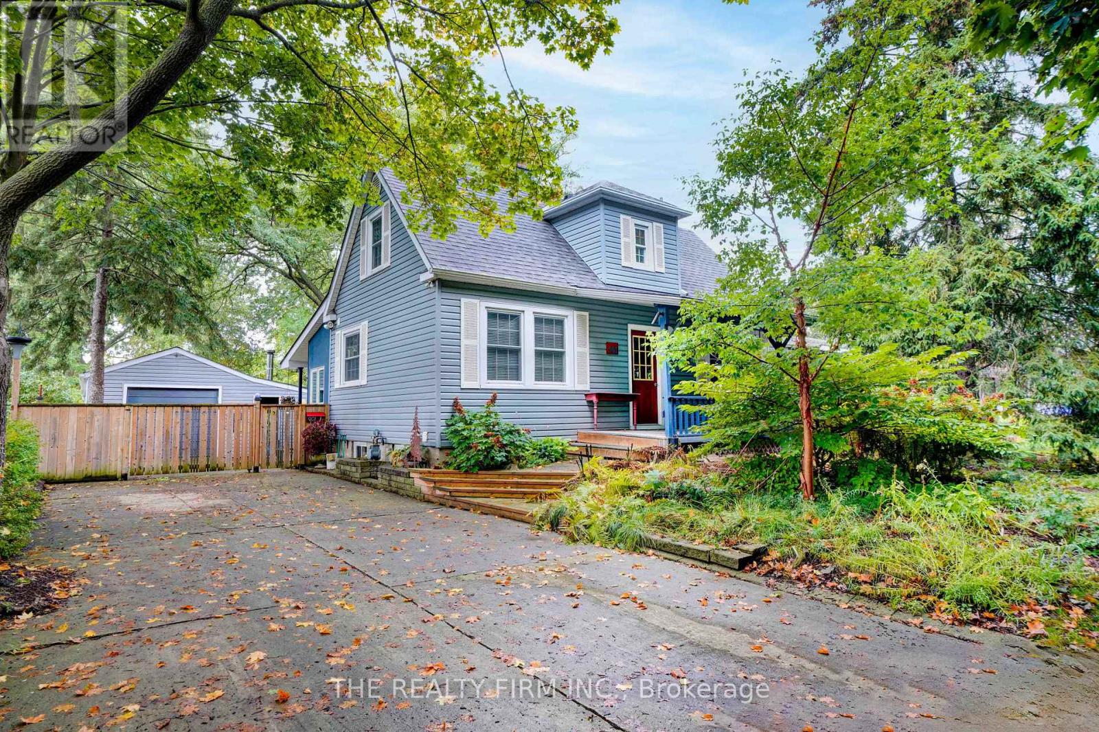 901 Willow Dr, London, ON N6E 1P2