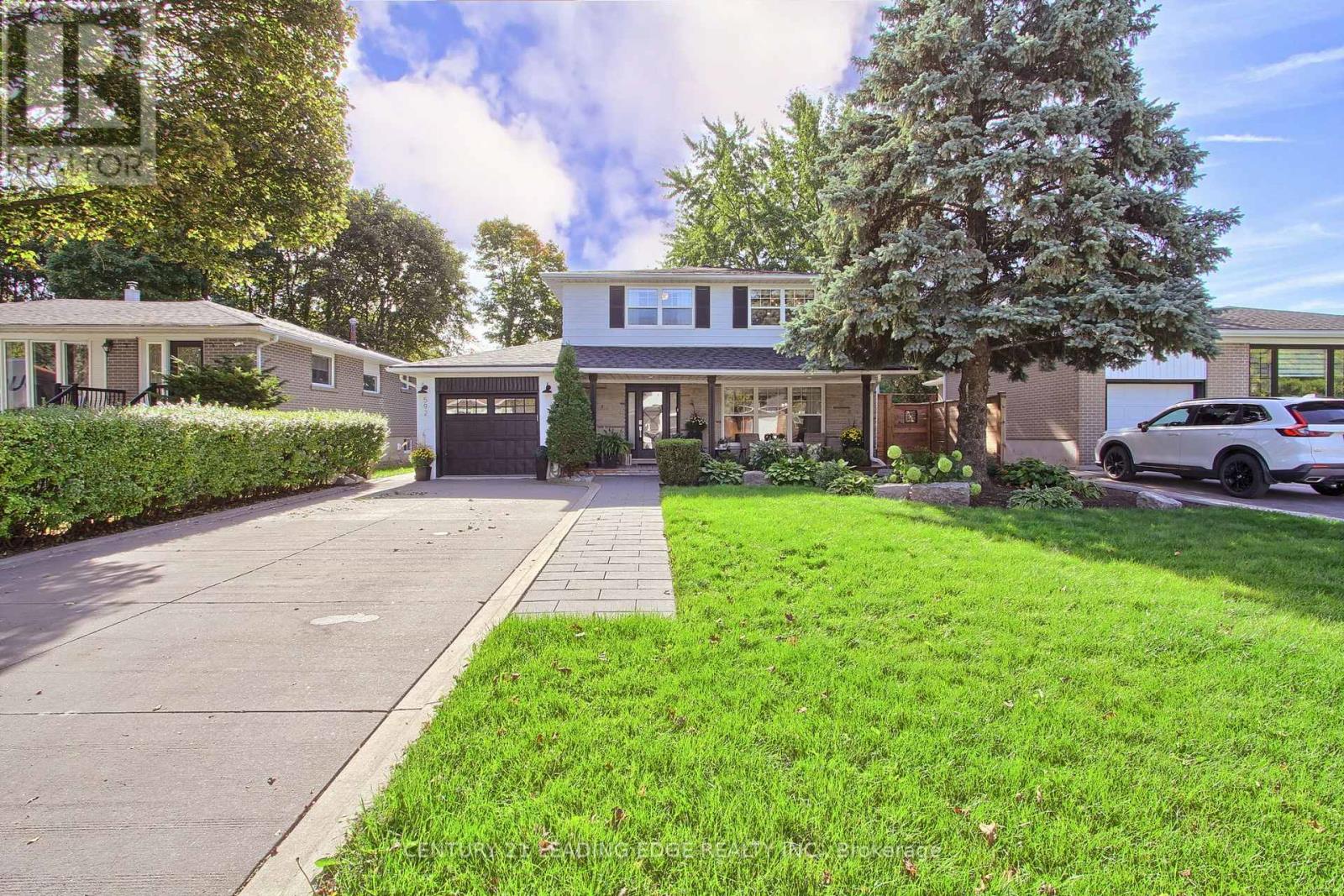 592 Rupert Ave, Whitchurch-Stouffville, ON L4A 1W2