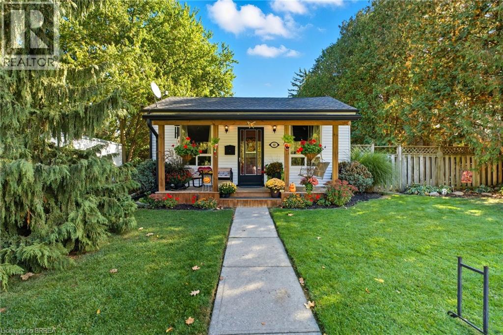 60 Washington St, Paris, ON N3L 2A8