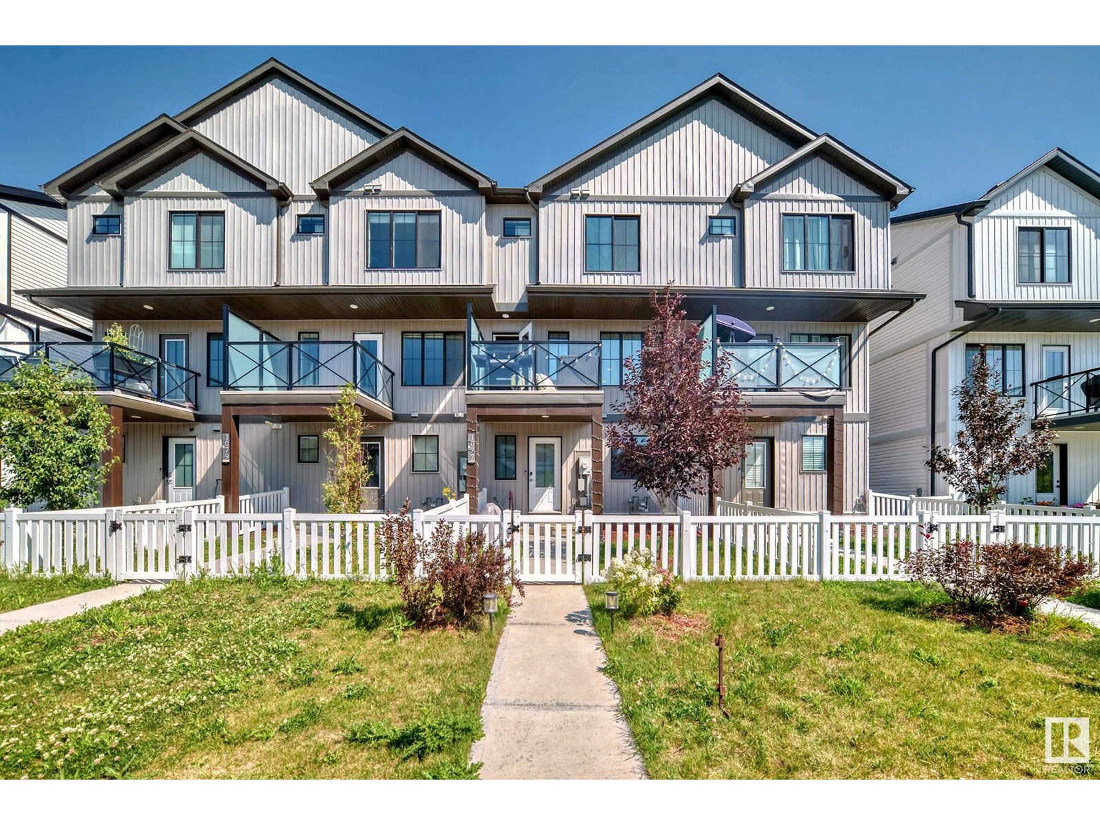 1077 Cy Becker Rd NW, Edmonton, AB T5Y 4B7