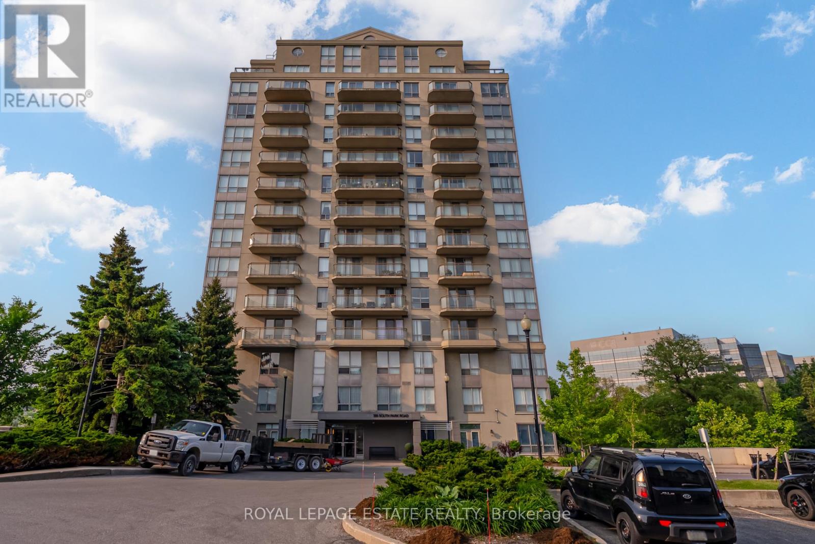 806 399 South Park Rd, Markham, ON L3T 7W6
