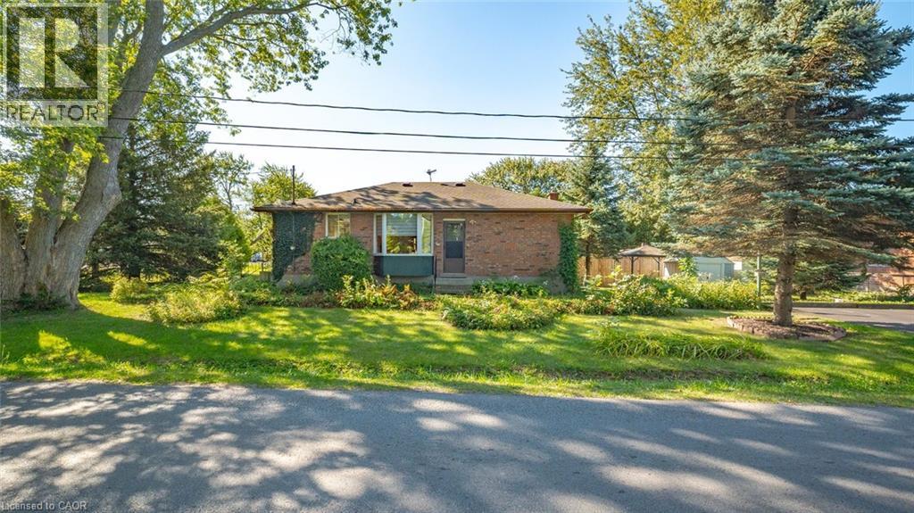 873 S Pelham Rd, Welland, ON L3C 3C9