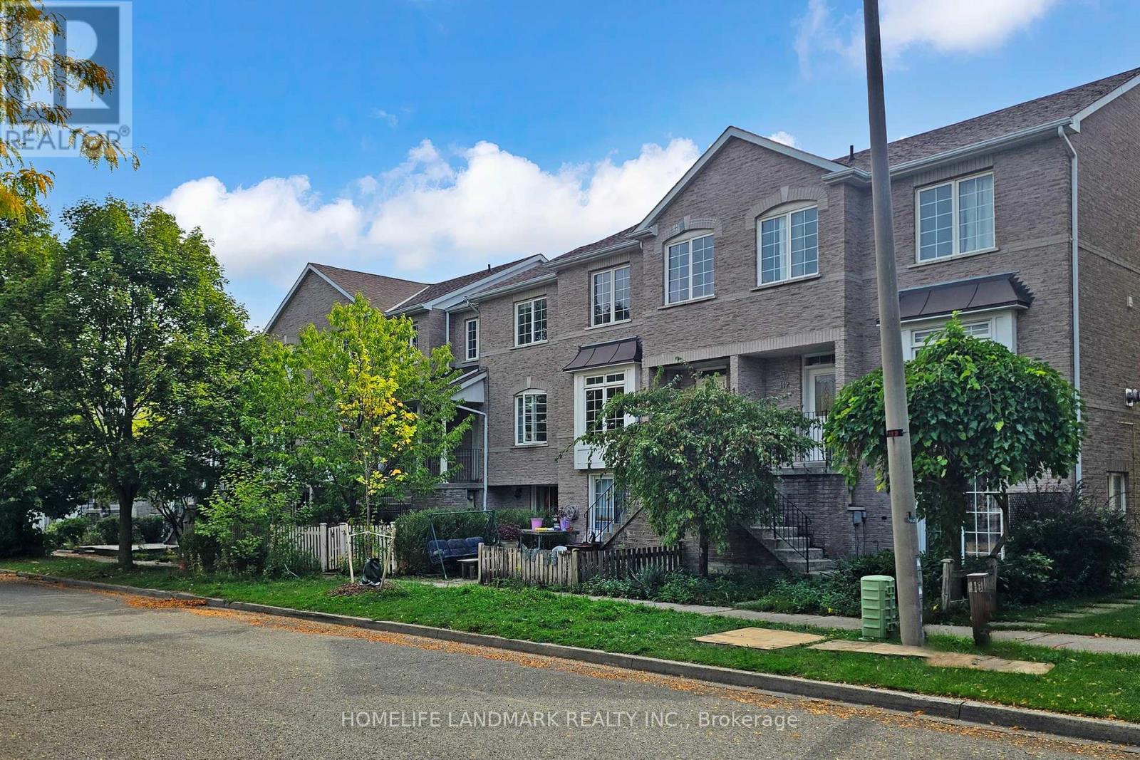 108 Sunway Sq, Markham, ON L3P 7X6
