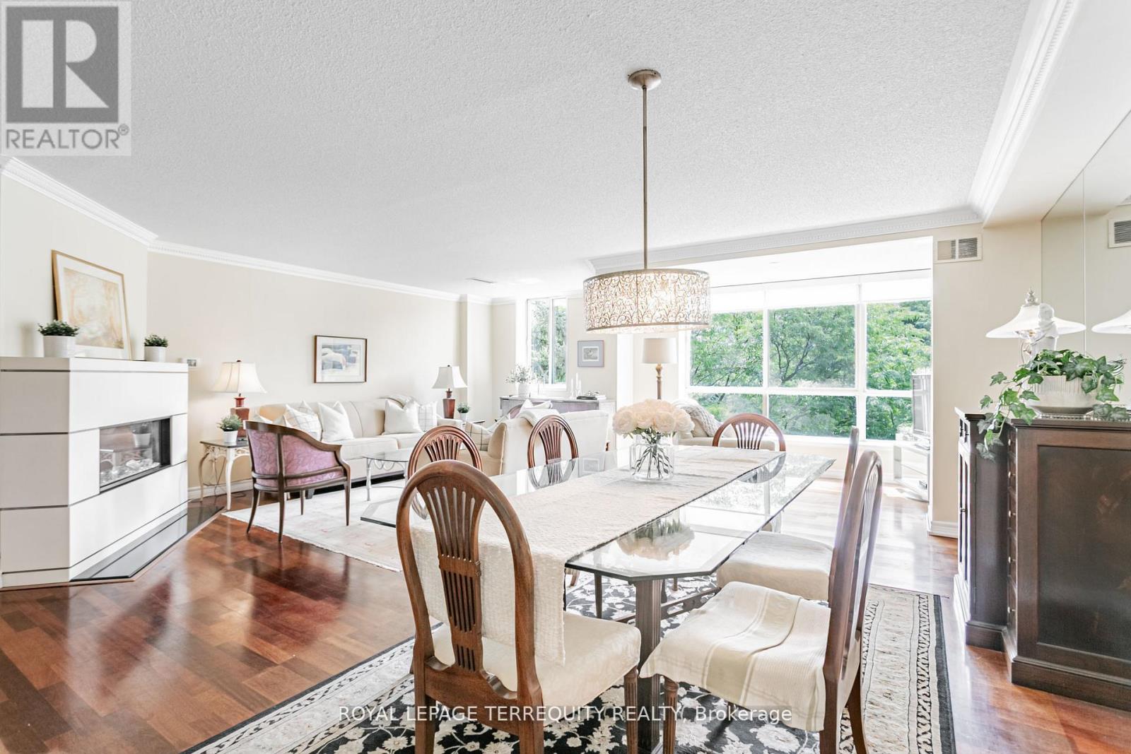 605 225 Davenport Rd, Toronto, ON M5R 1J3