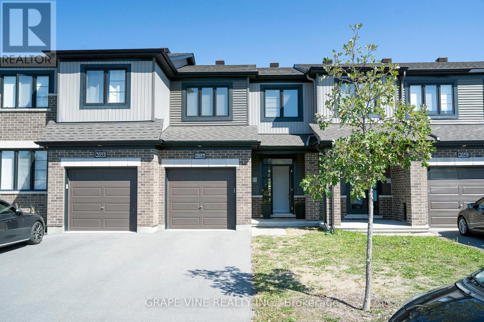 2057 Caltra Cres, Ottawa, ON K2J 6V4