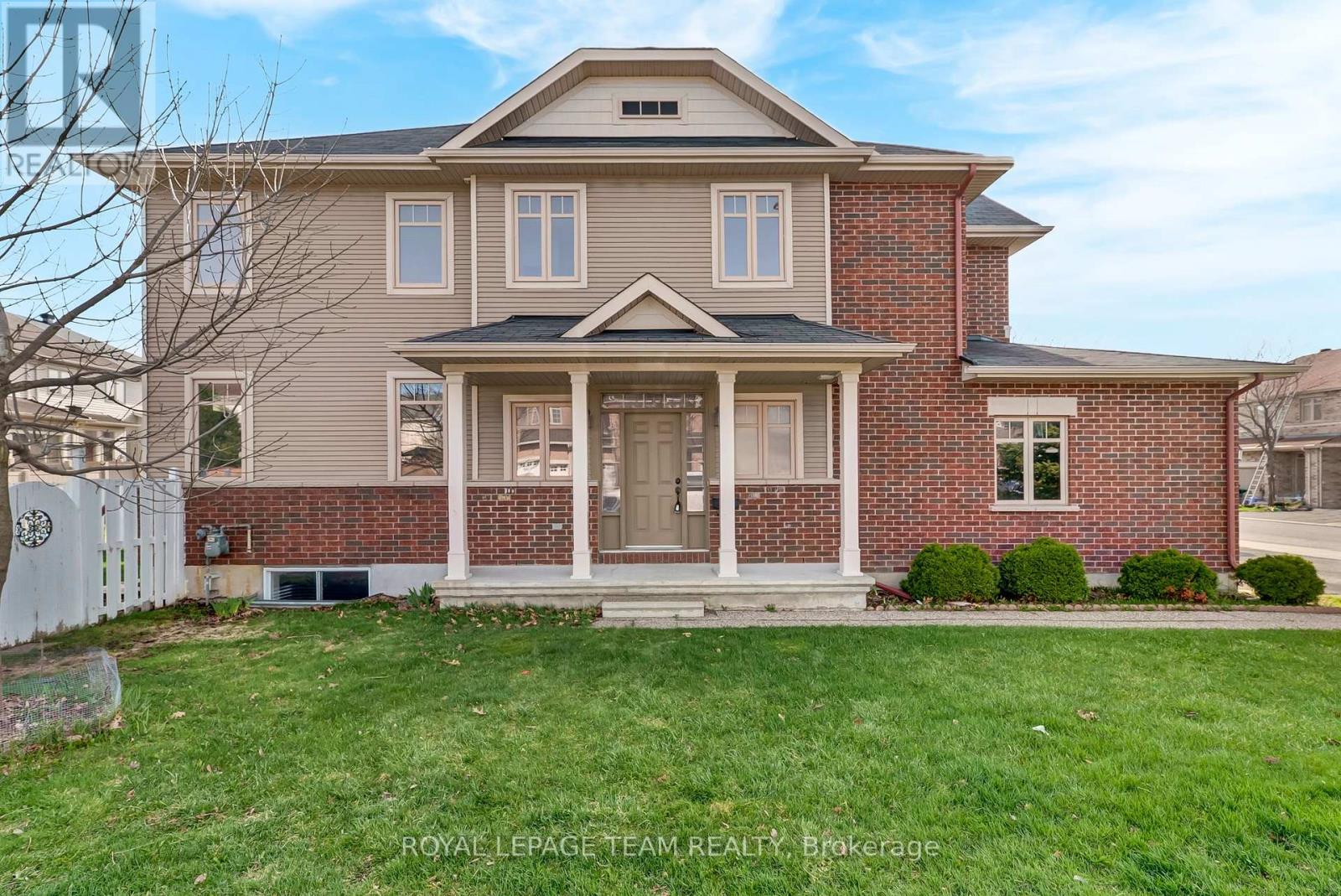 74 Madelon Dr, Ottawa, ON K2J 5C5