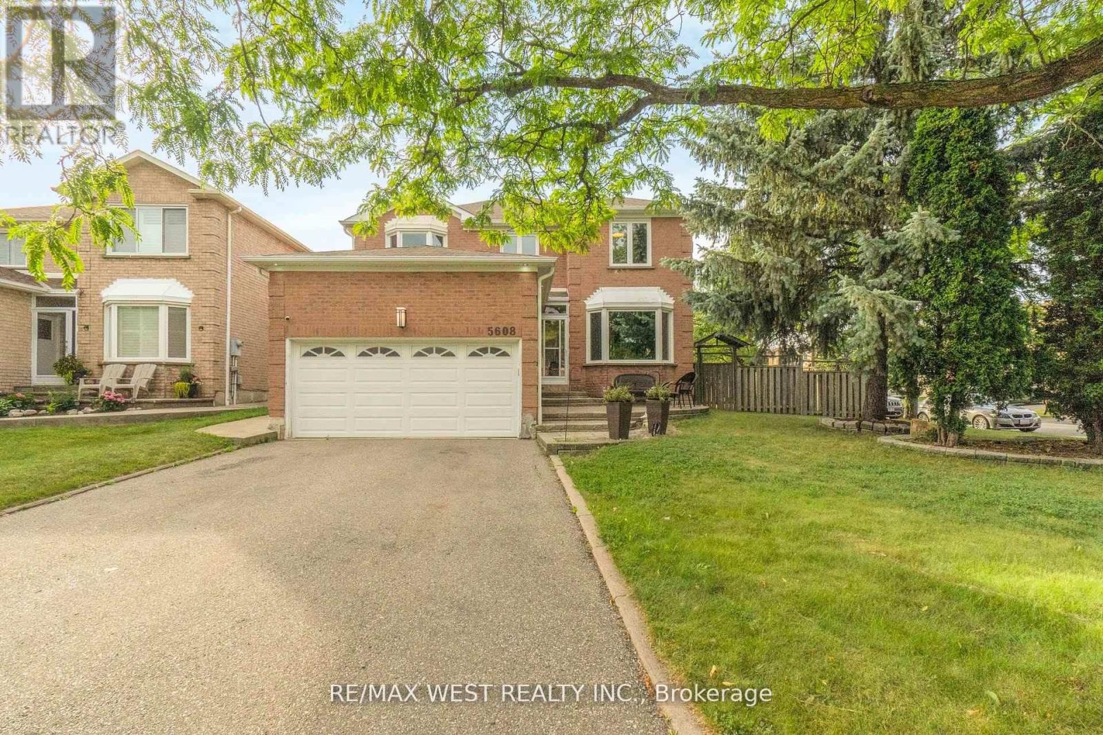 5608 Goldenbrook Dr, Mississauga, ON L5M 3V9