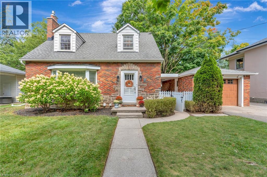 18 Ball Ave, Cambridge, ON N1R 2A1