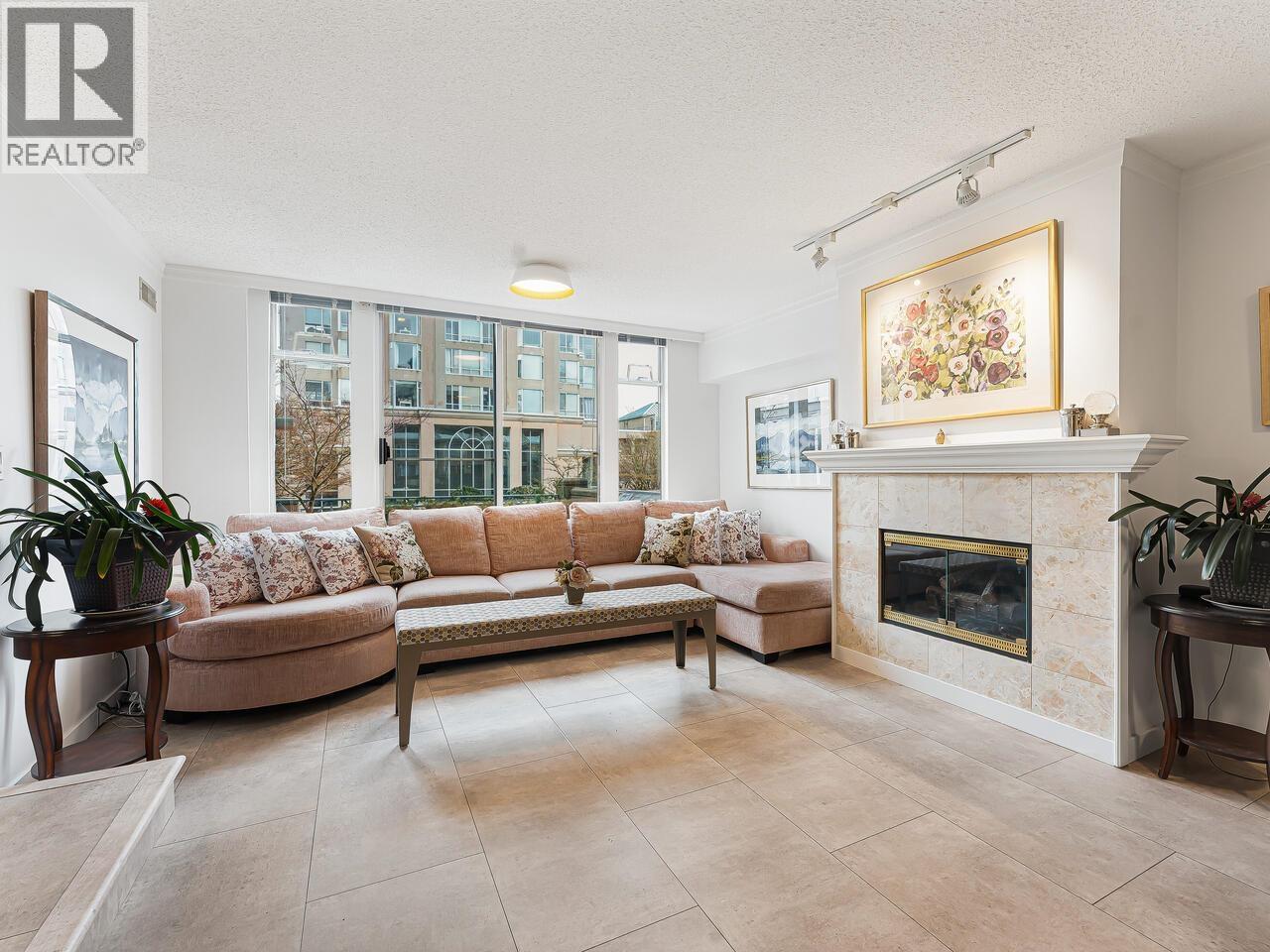 2668 Ash Street, Vancouver, BC V5Z 4K4
