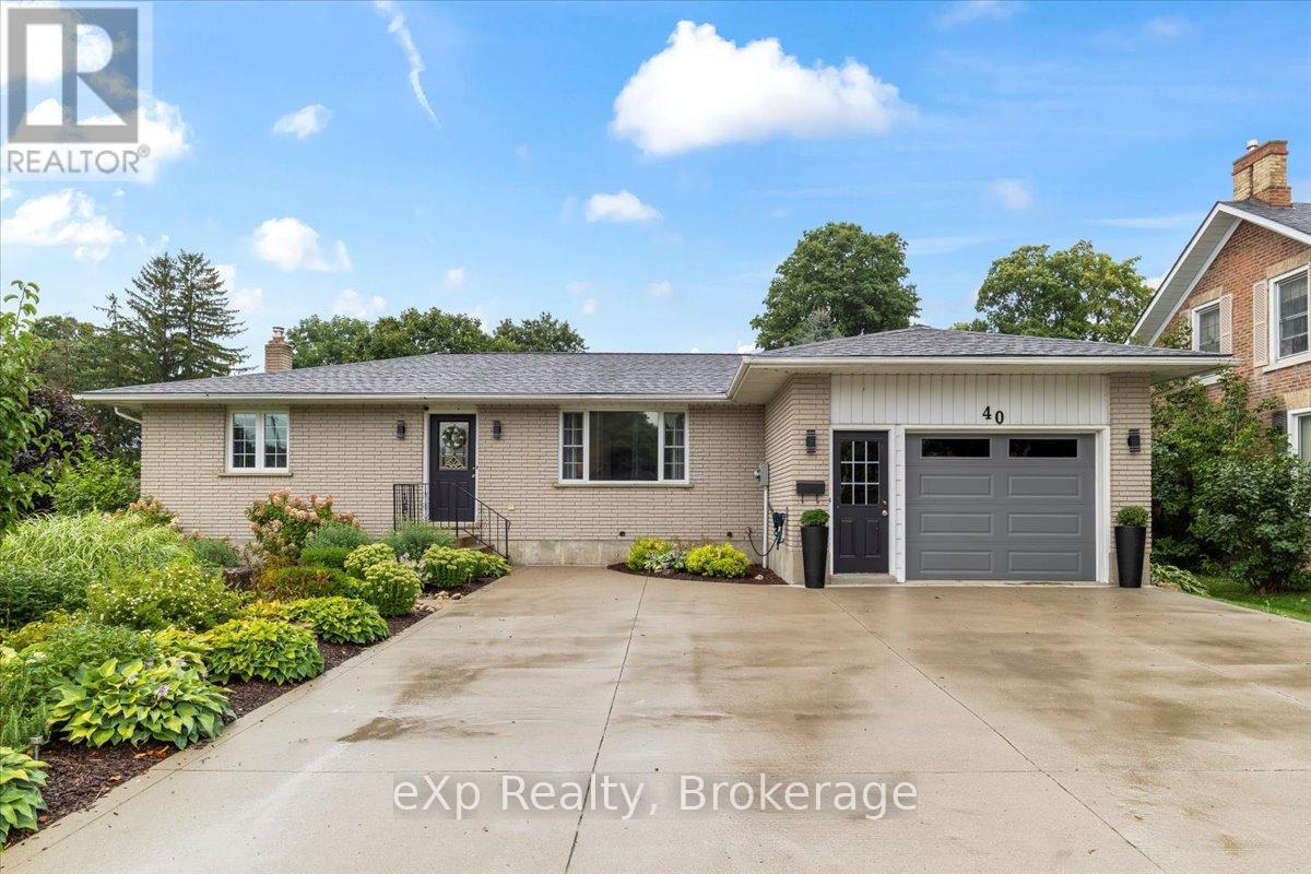 40 Arthur St W, Minto, ON N0G 1Z0