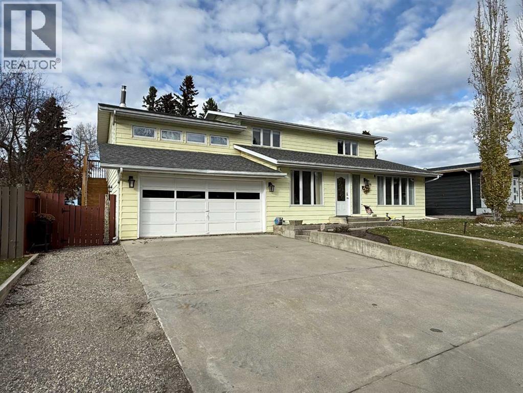 104 Mistaya Rd, Hinton, AB T7V 1T3