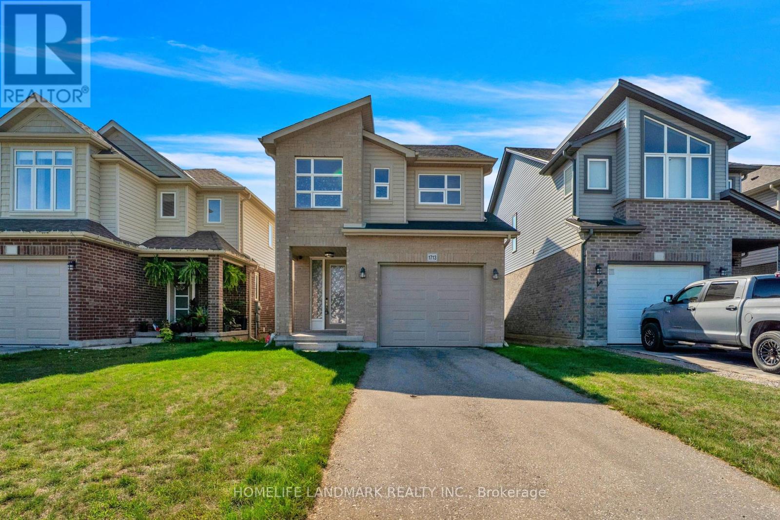 1713 Ohanlan Cross, London, ON N5X 0N1