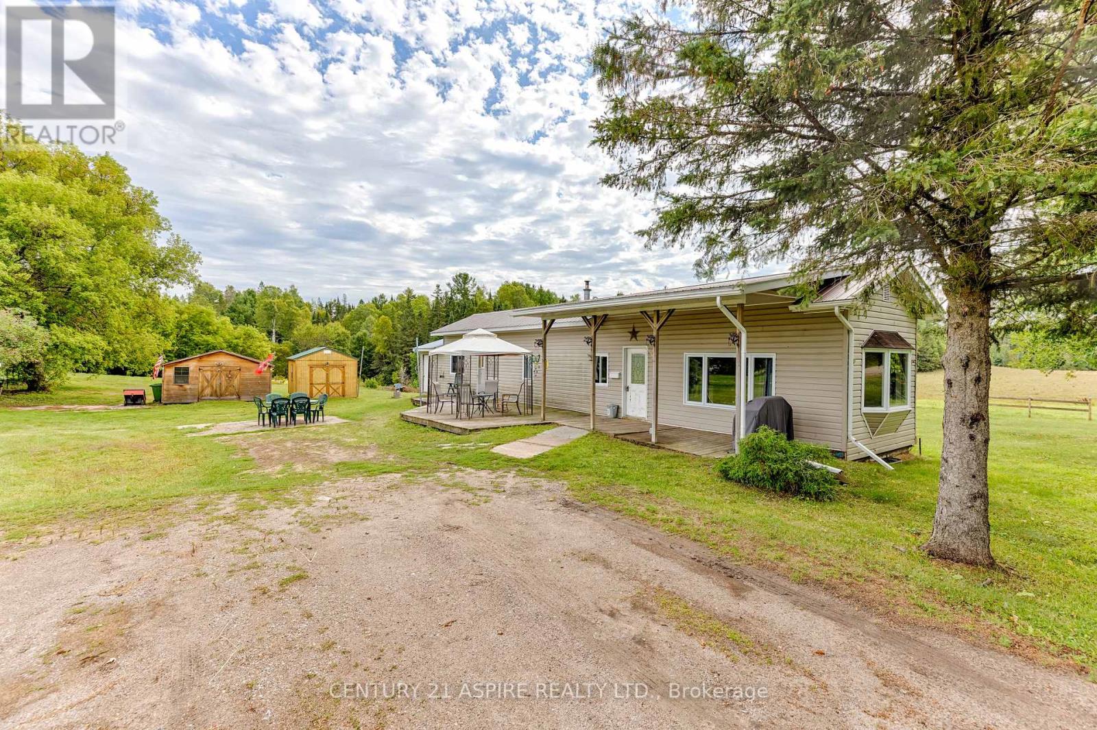 3240 Doran Rd, Laurentian Valley, ON K8A 6W8