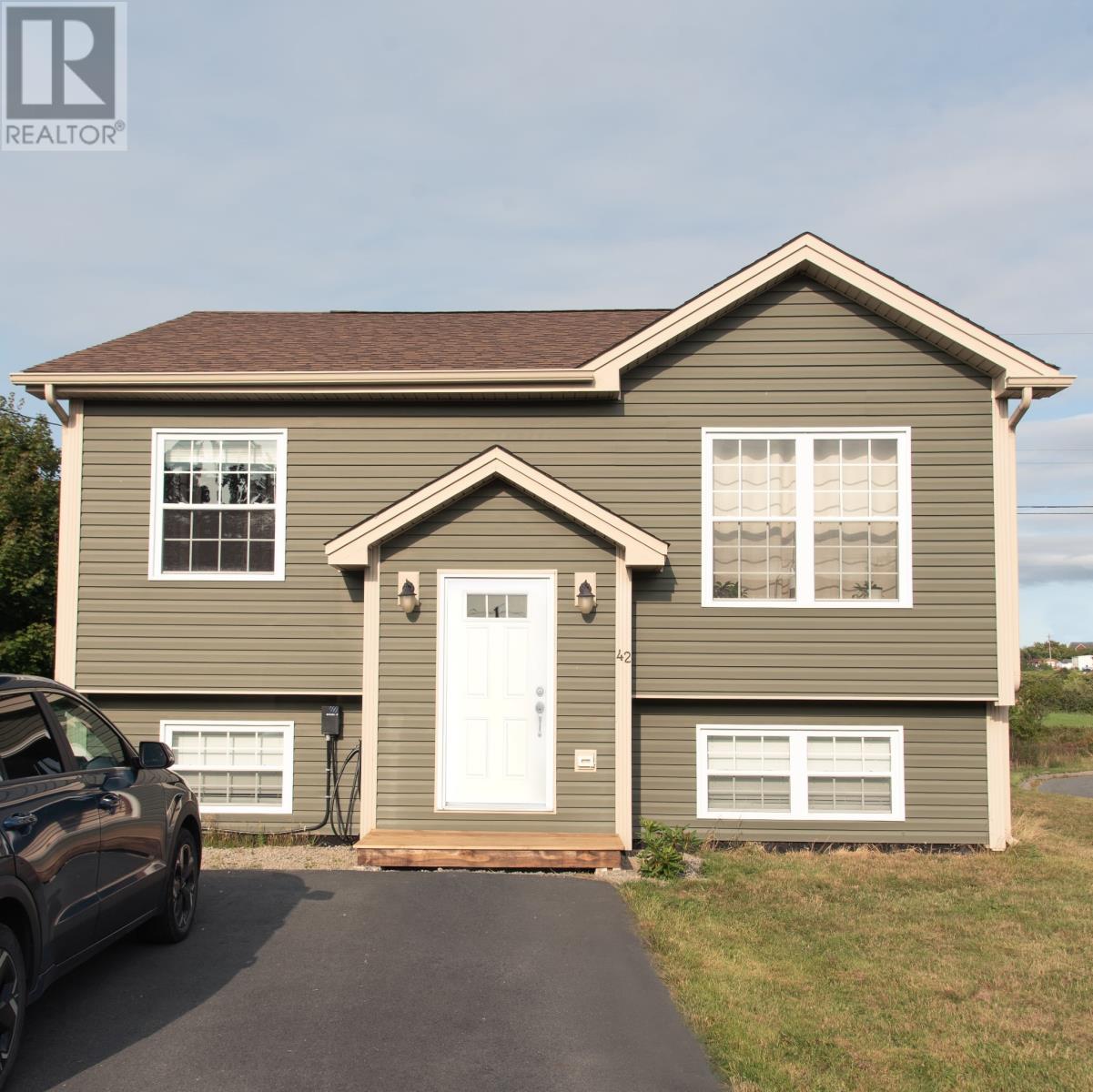 42 Lodge Rd, Conception Bay South, NL A1X 2G5