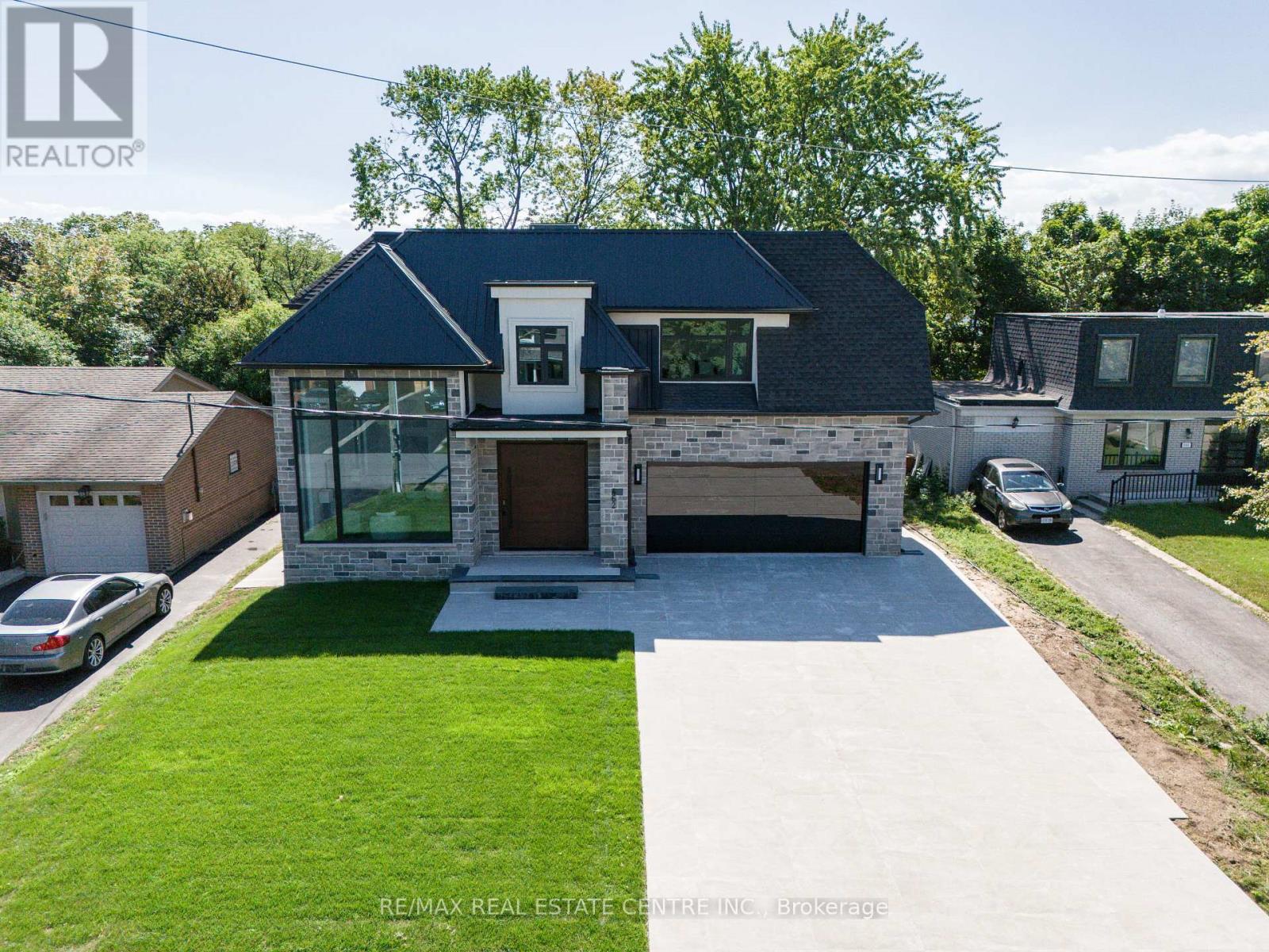 462 Southland Cres, Oakville, ON L6L 3N8