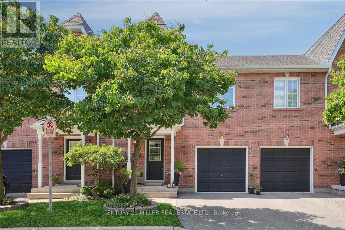 4 5427 Lakeshore Rd, Burlington, ON L7L 1E1