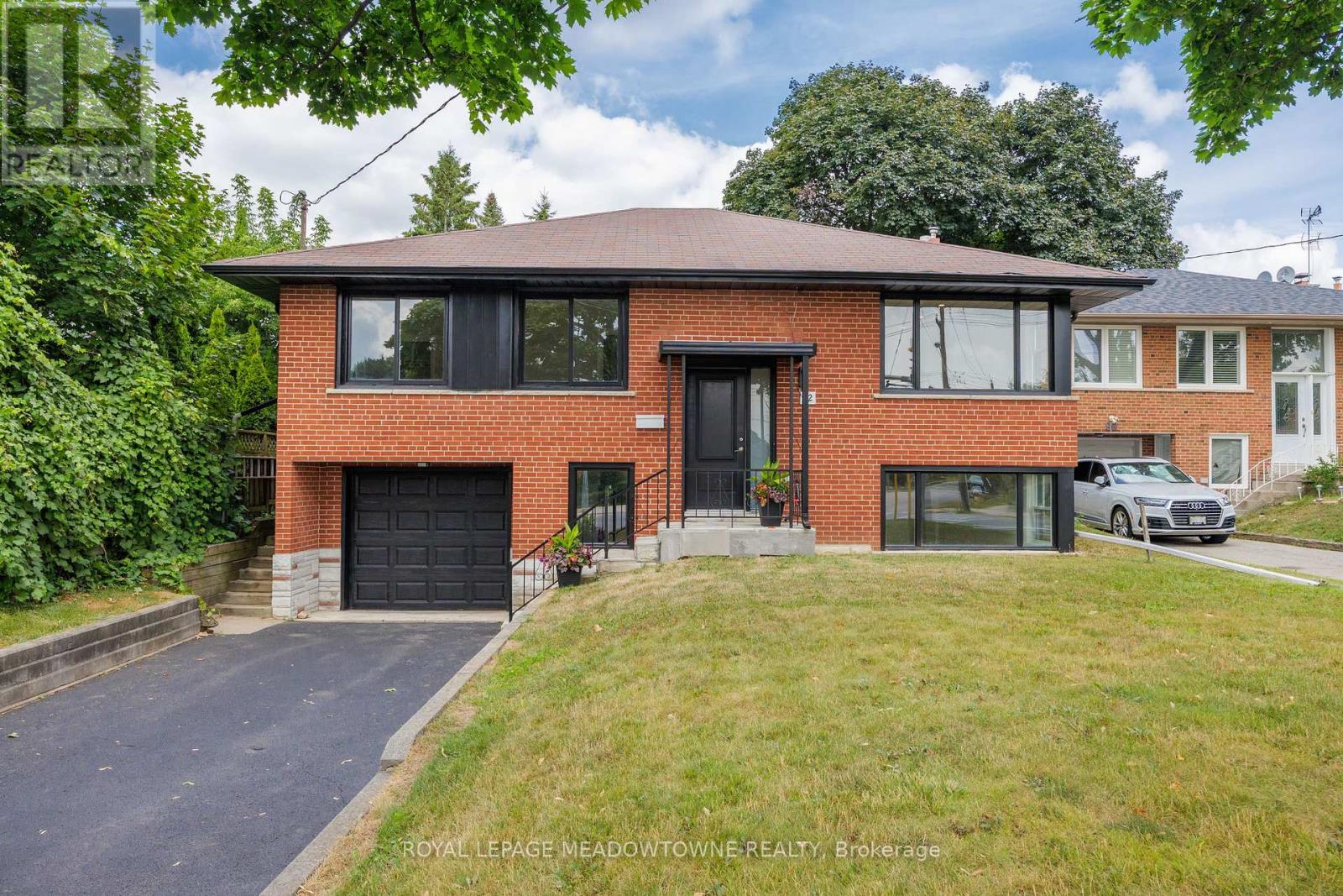 92 The Westway, Toronto, ON M9P 2B2