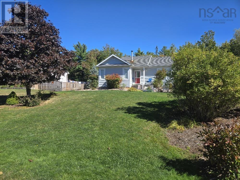 40 Silverwood Dr, Valley, NS B2N 6Y6