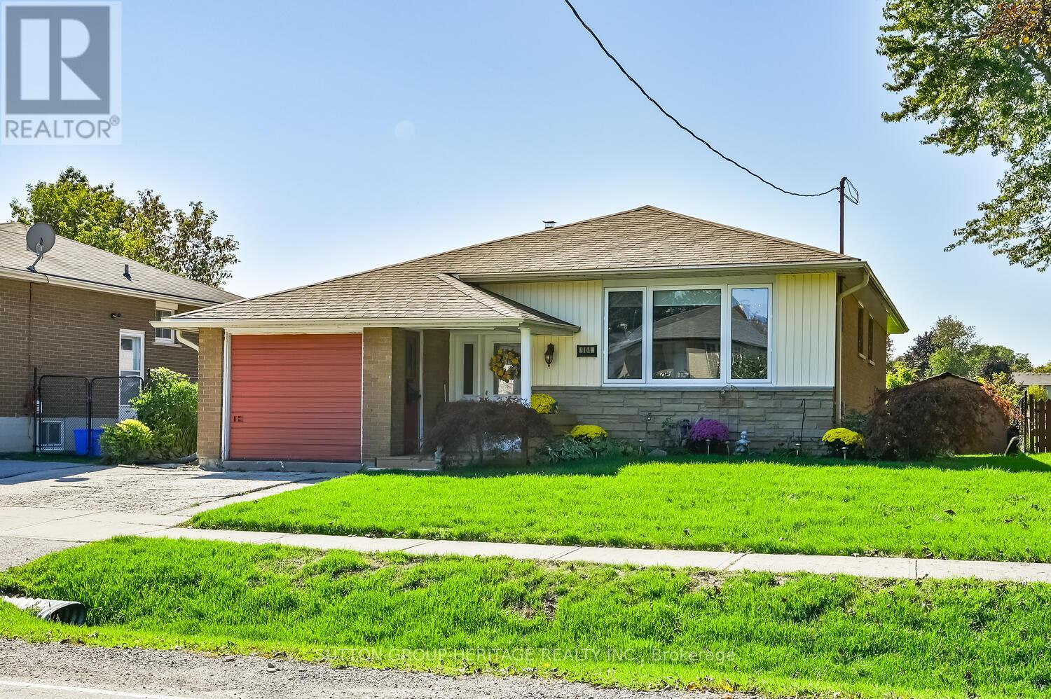 904 Walton Blvd, Whitby, ON L1N 3G5