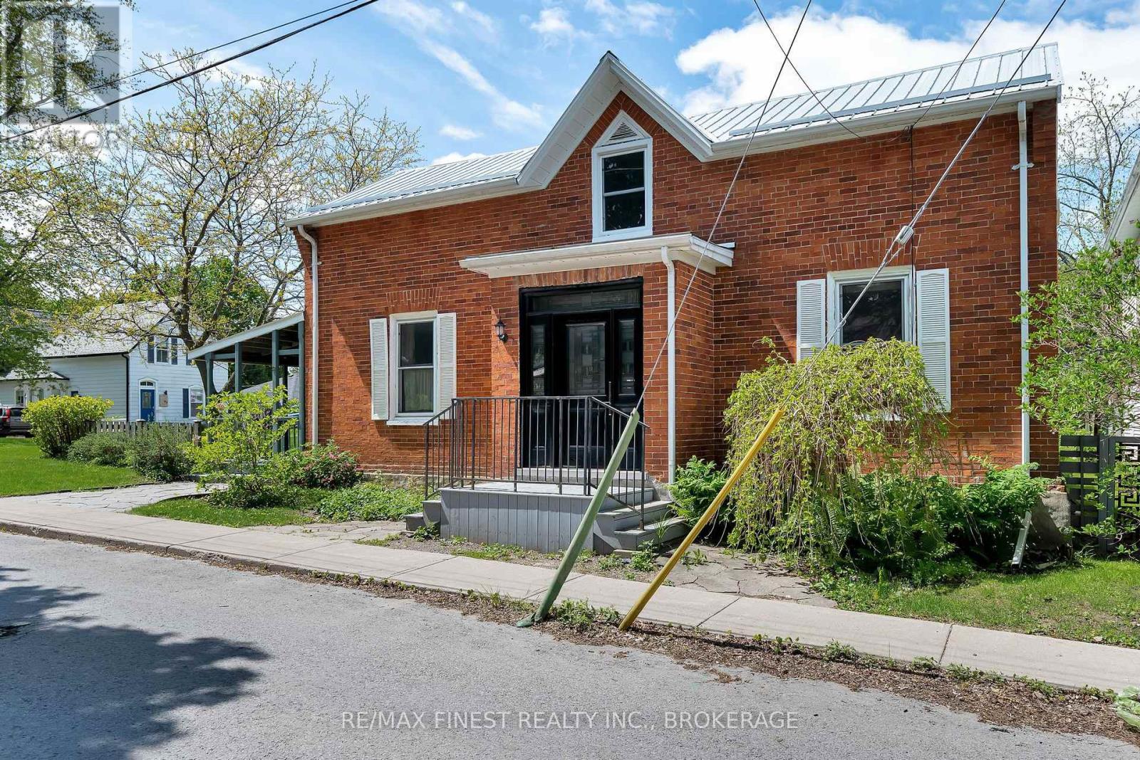 8 Catherine St, Prince Edward County Picton Ward, ON K0K 2T0