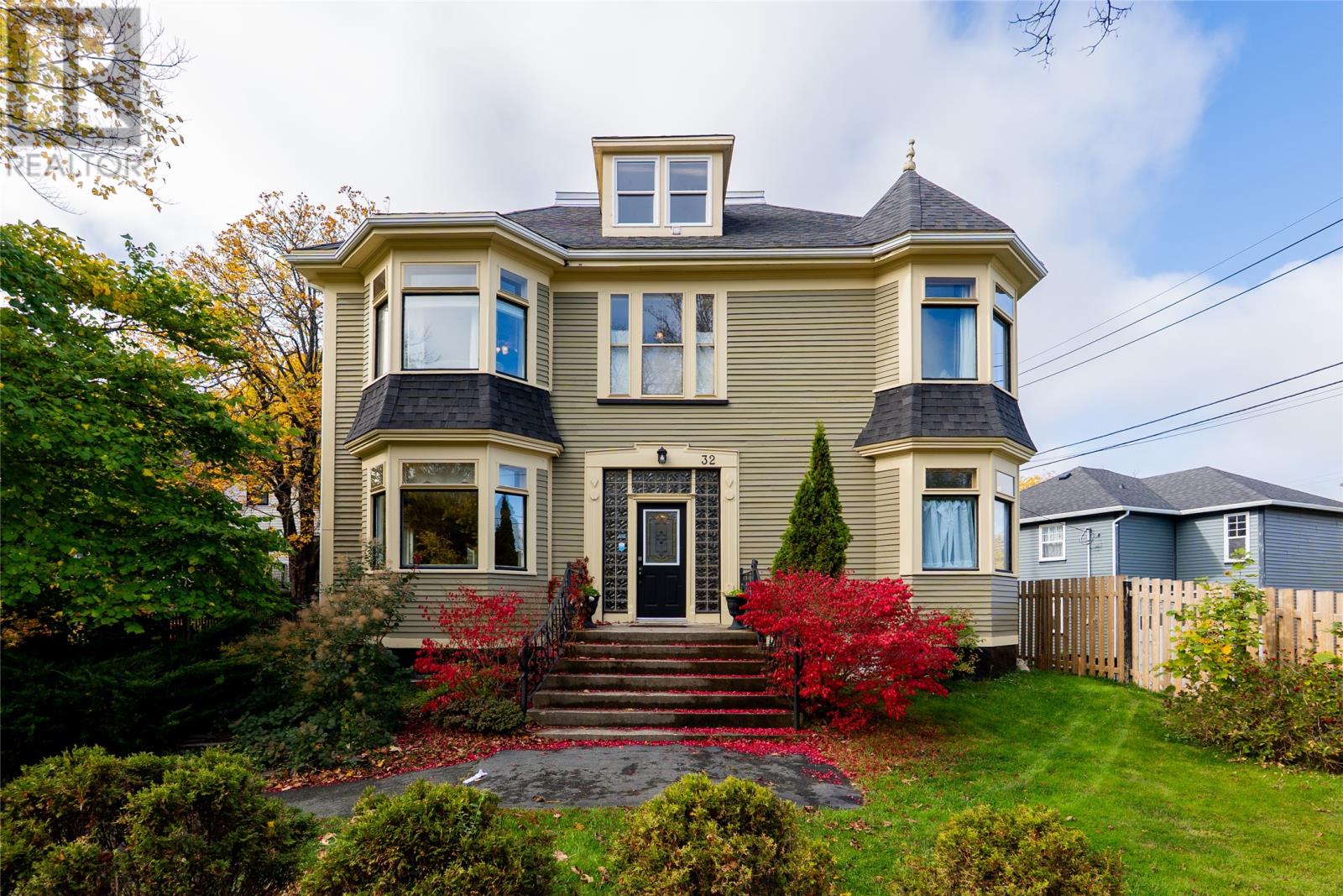 32 Topsail Rd, St. John's, NL A1E 2A7