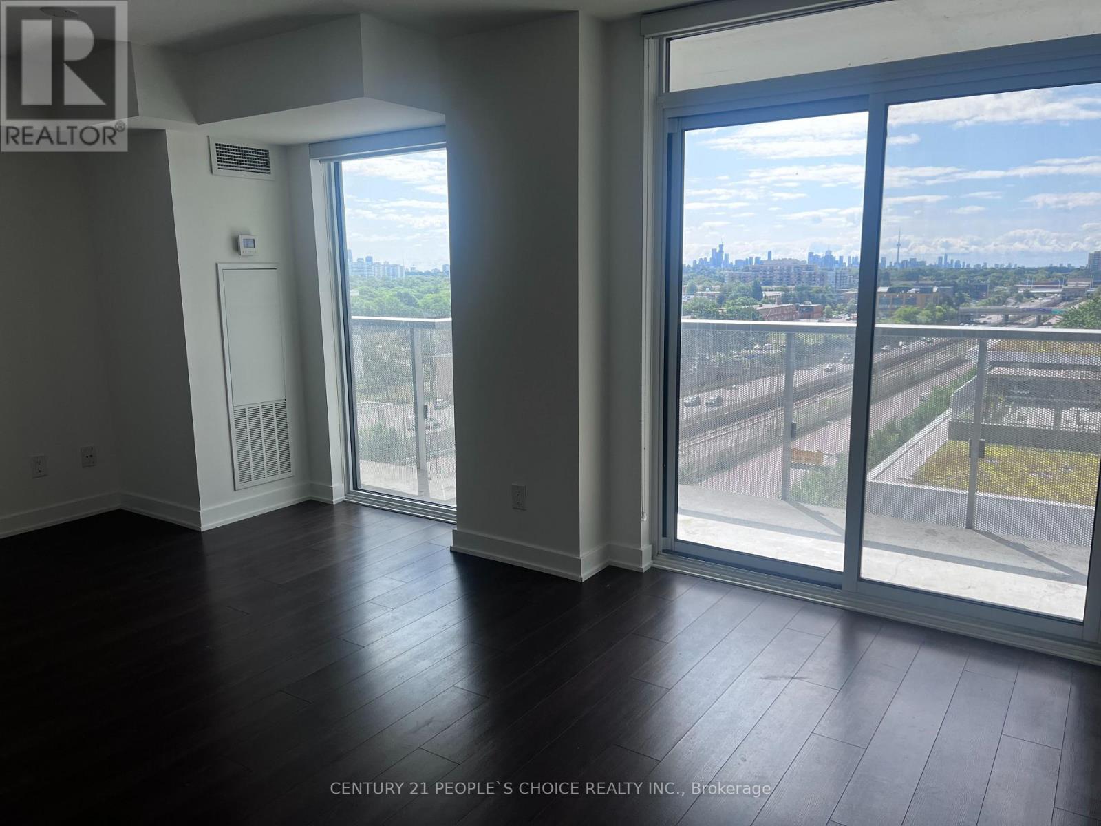 1004 160 Flemington Rd, Toronto, ON M6A 2P4