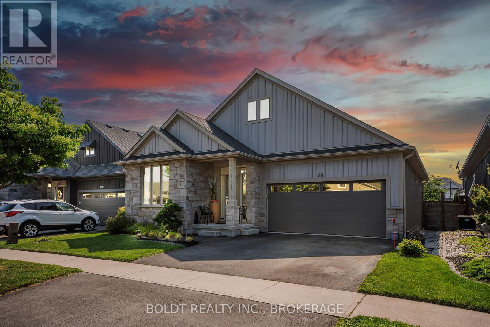 75 Parkside Dr, St. Catharines, ON L2M 7N9