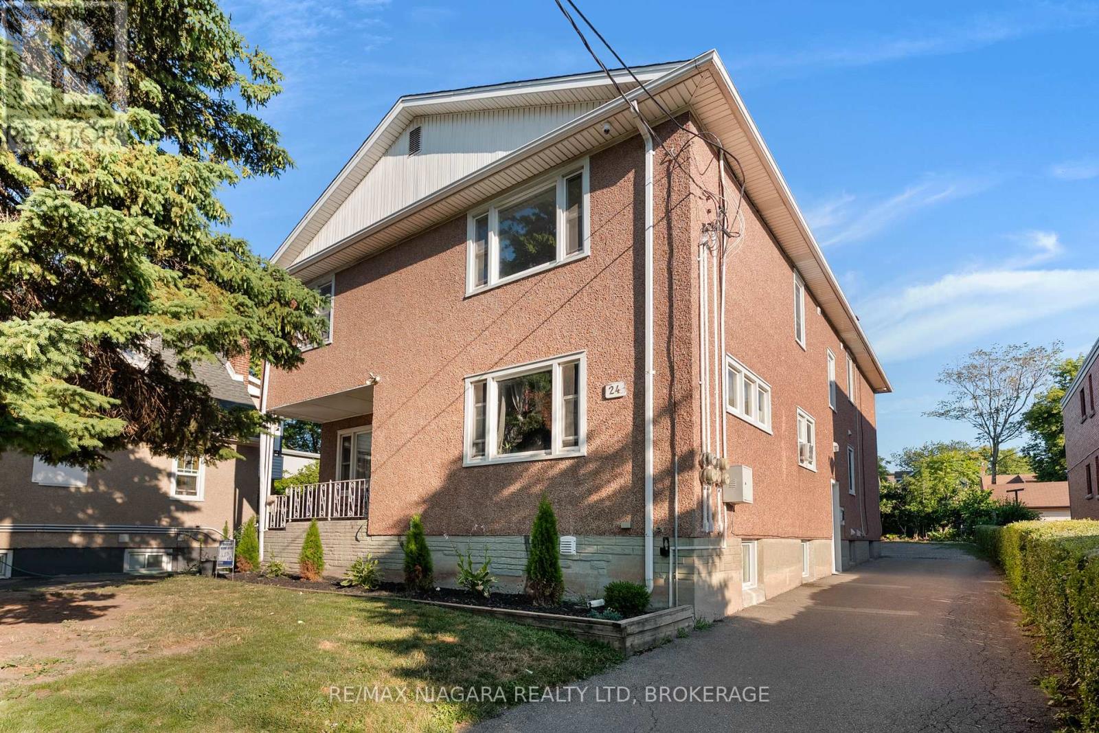 24 Gale Cres, St. Catharines, ON L2R 3K9