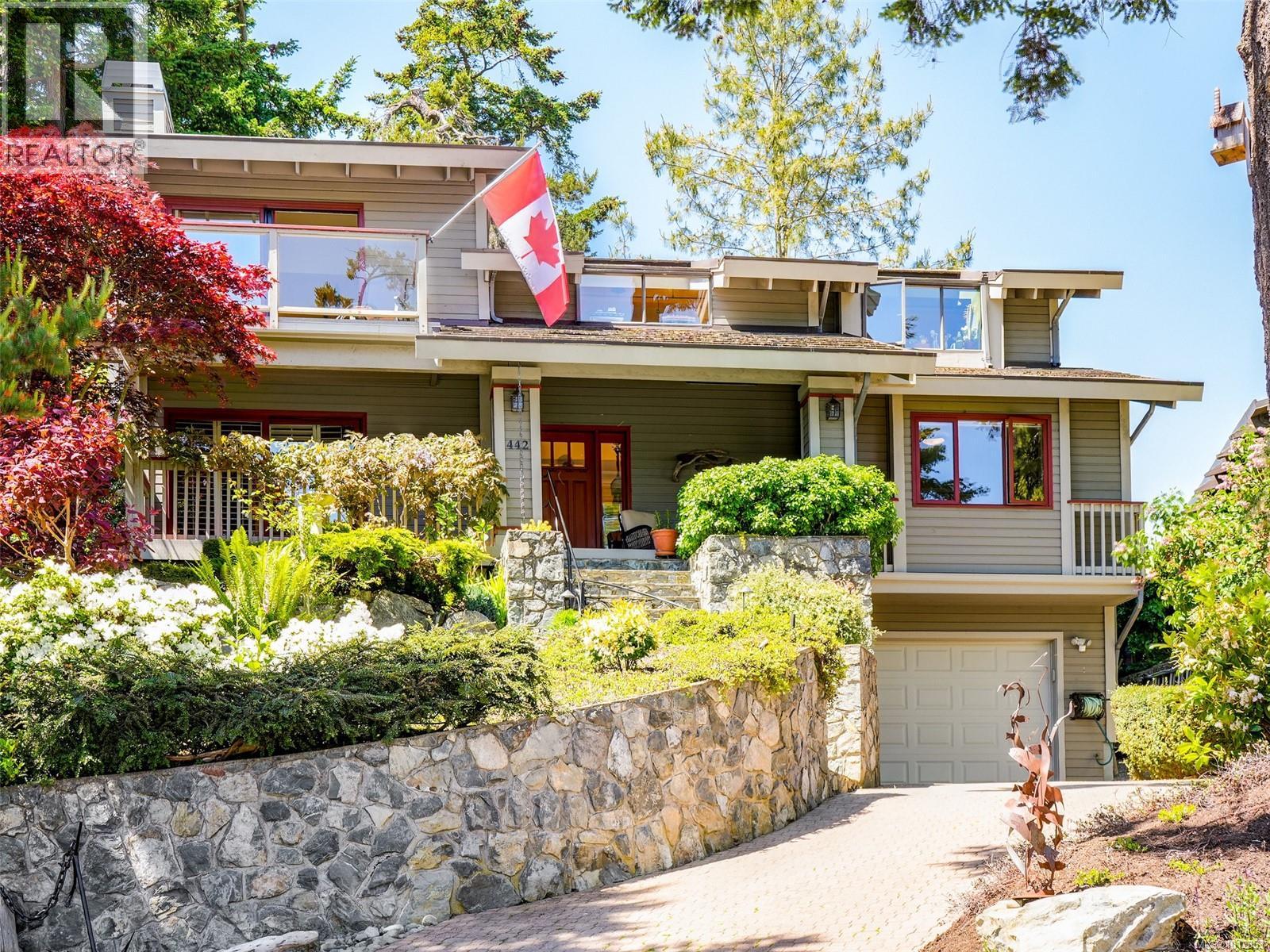 442 Grafton St, Esquimalt, BC V9A 6S3