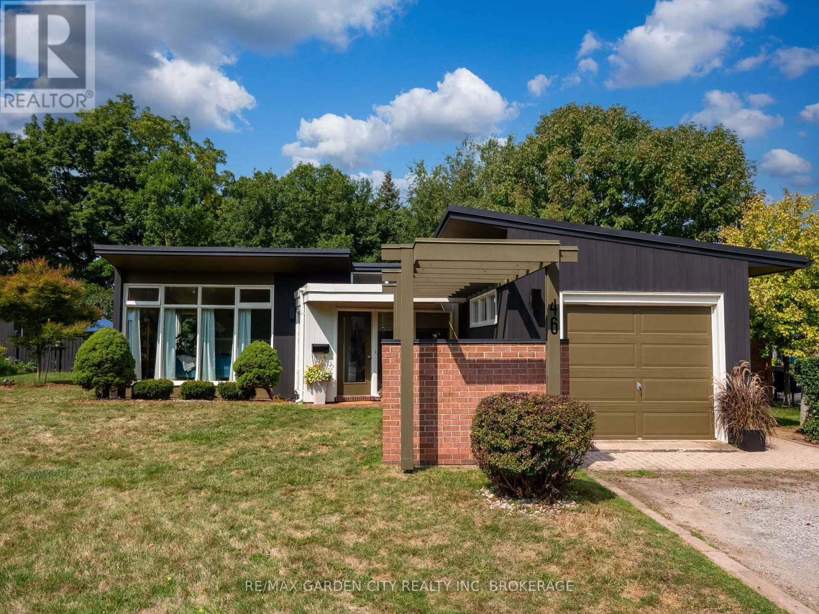 46 Henley Dr, St. Catharines, ON L2N 4A9