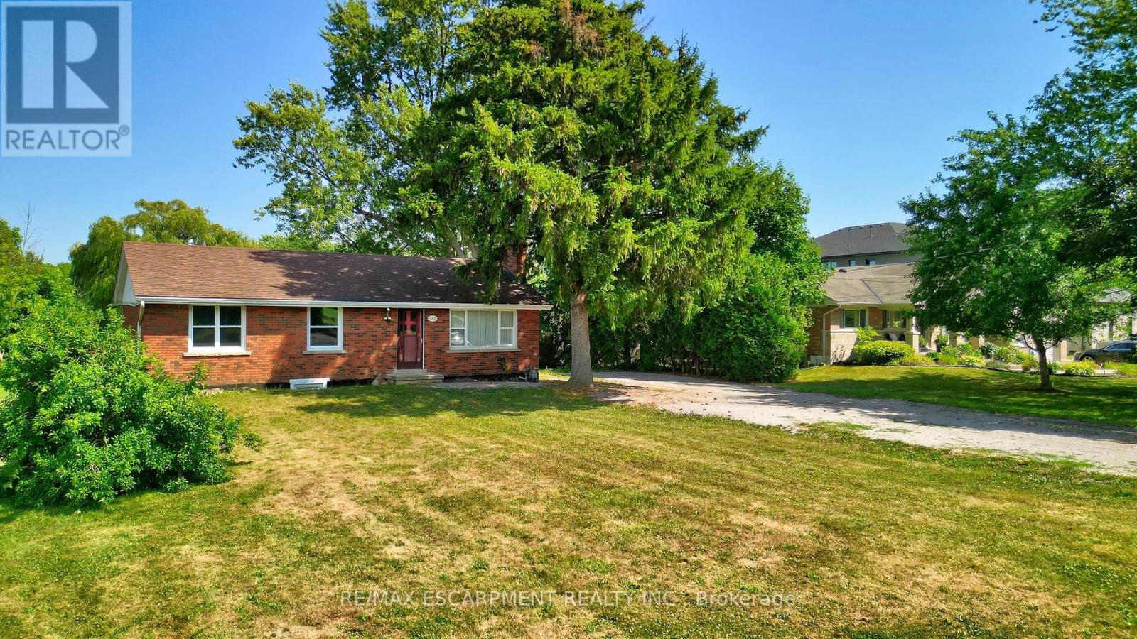 167 Miles Rd, Hamilton, ON L8W 1E2