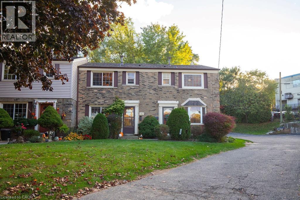 138 Victor Blvd, Hamilton, ON L9A 2V4