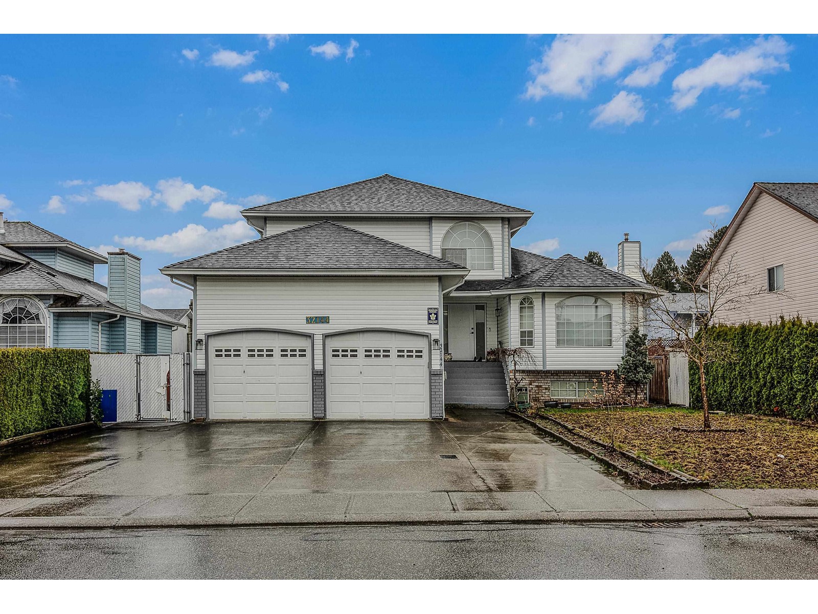 32144 Ashcroft Dr, Abbotsford, BC V2T 5C7