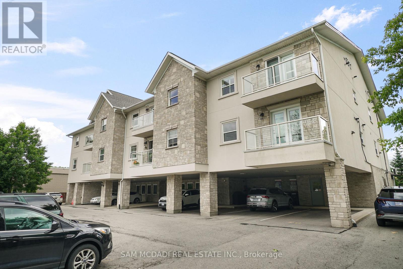303 6928 Ailanthus Ave, Niagara Falls, ON L2G 4C8