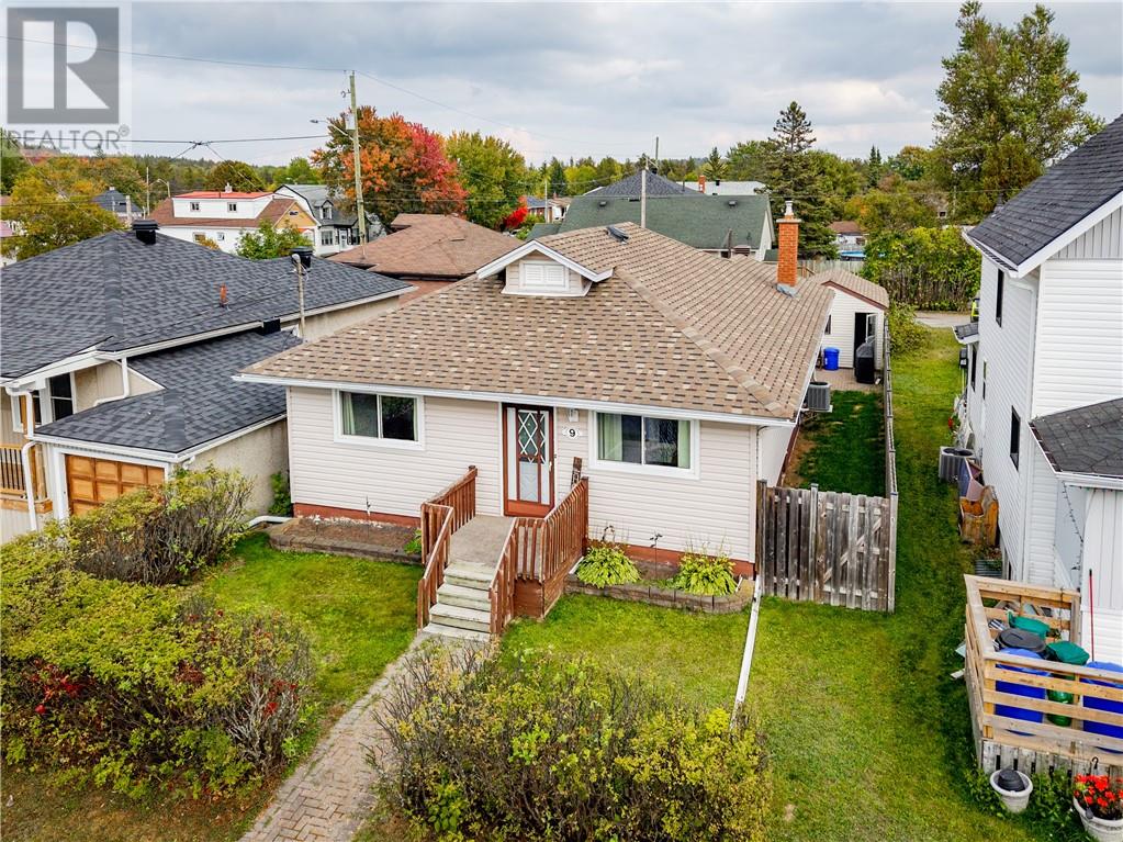 9 Chapman St, Capreol, ON P0M 1H0